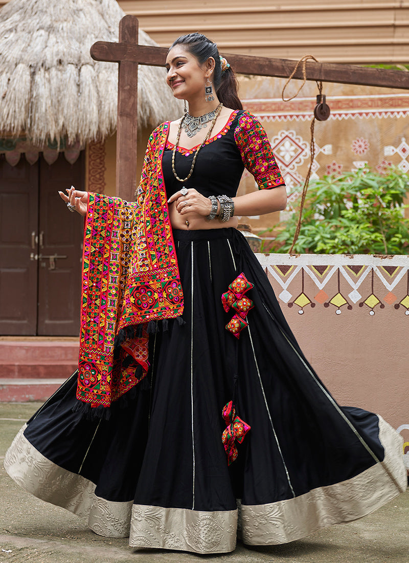 Black Multicoloured Kutchi Embroidered Chaniya Choli For Navratri